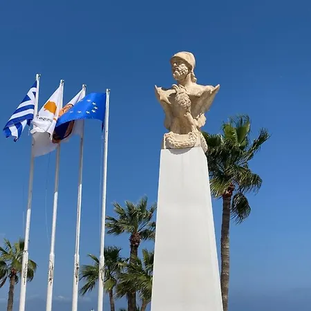 Apartament Alex 33 *